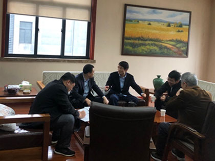 Zhang Youdai, șef adjunct al districtului Keqiao, și partidul său au mers la compania grupului pentru inspecție și îndrumare